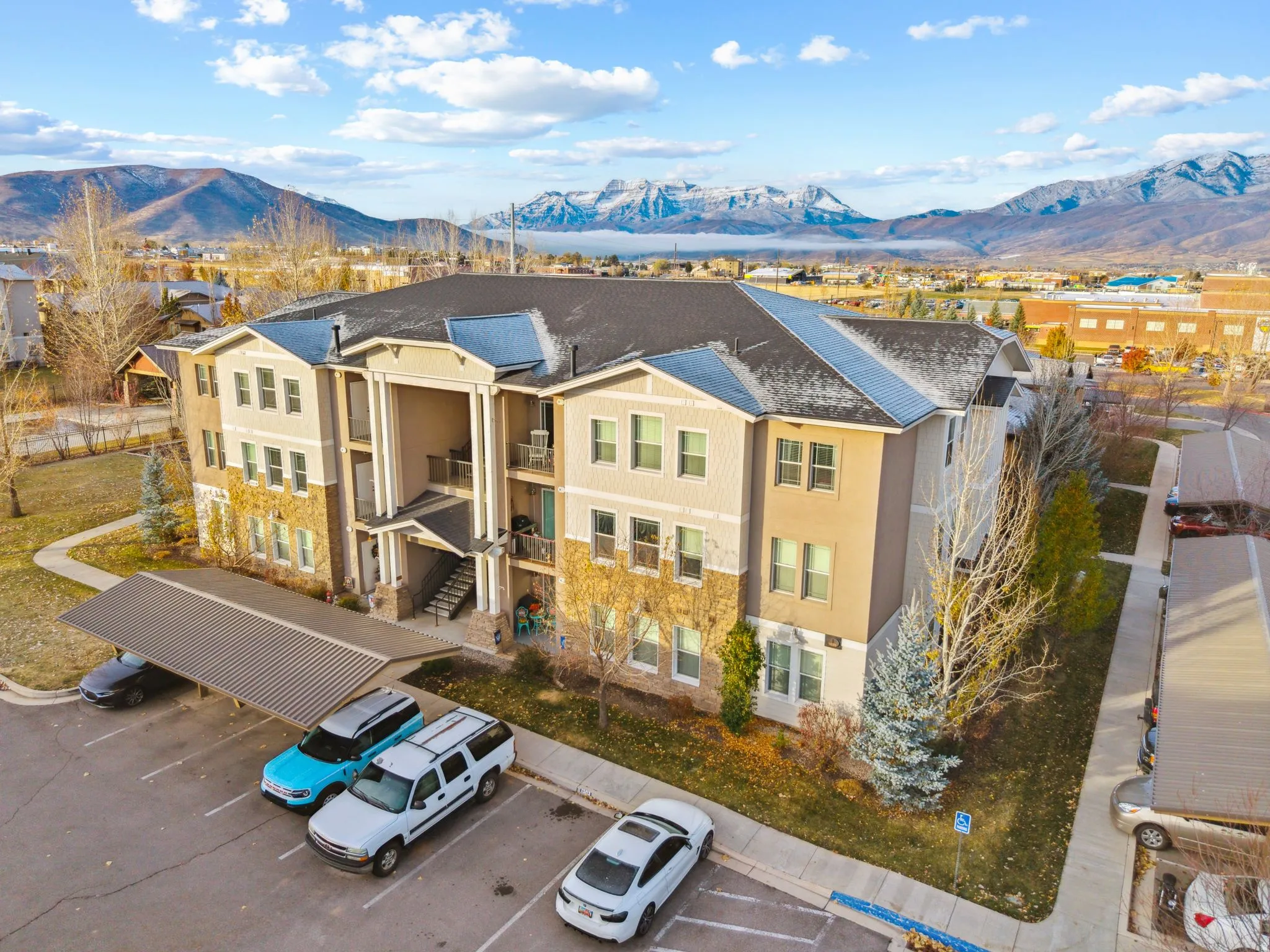 Bird's eye view of a mountainous background