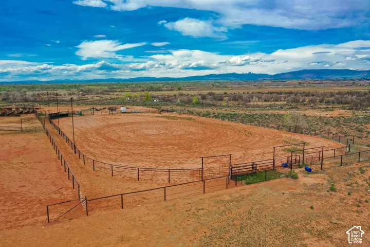 Full Size Rodeo Arena ~ power & lights, auto chutes
