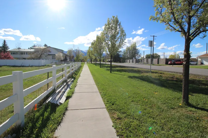 View of yard with a mountain view