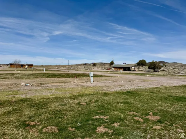 View of grassy yard featuring a rural view