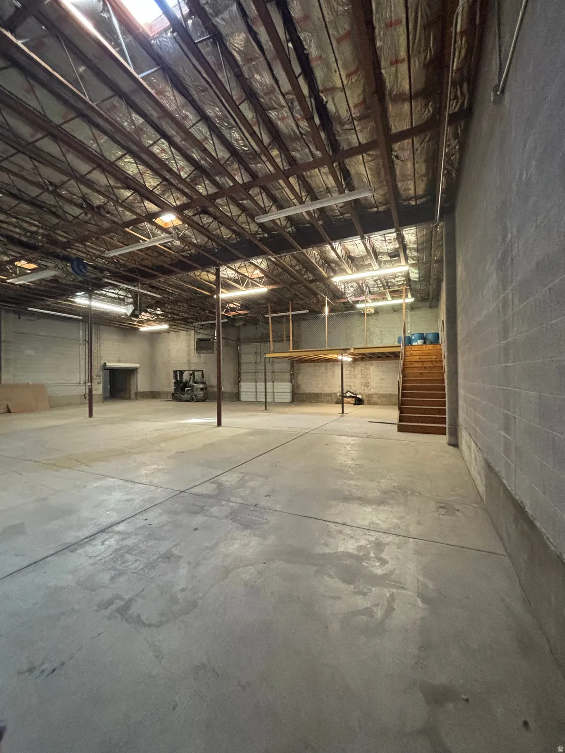 Miscellaneous room with a garage