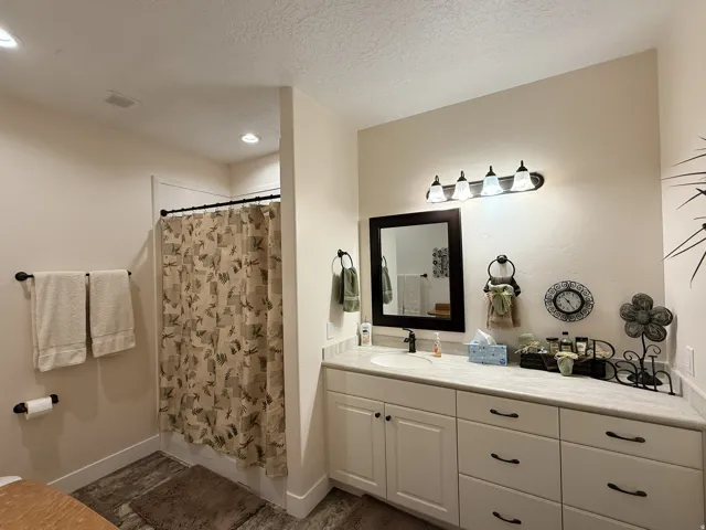 995 S 230 E, Panguitch, Utah 84759