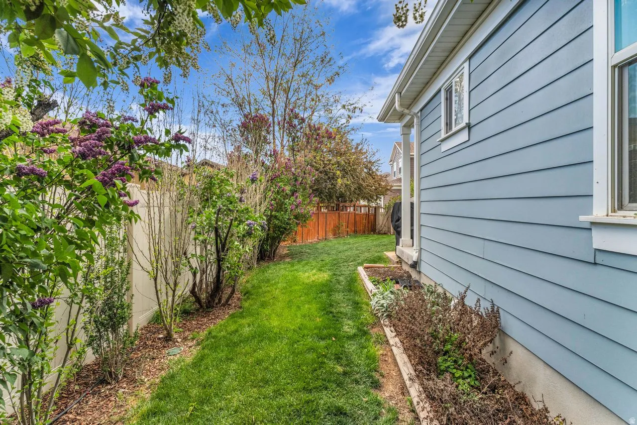Side view of fenced yard