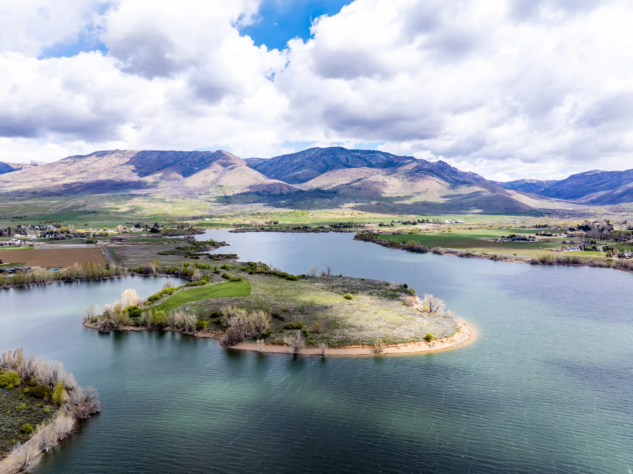 Bird's eye view of a water and mountain view