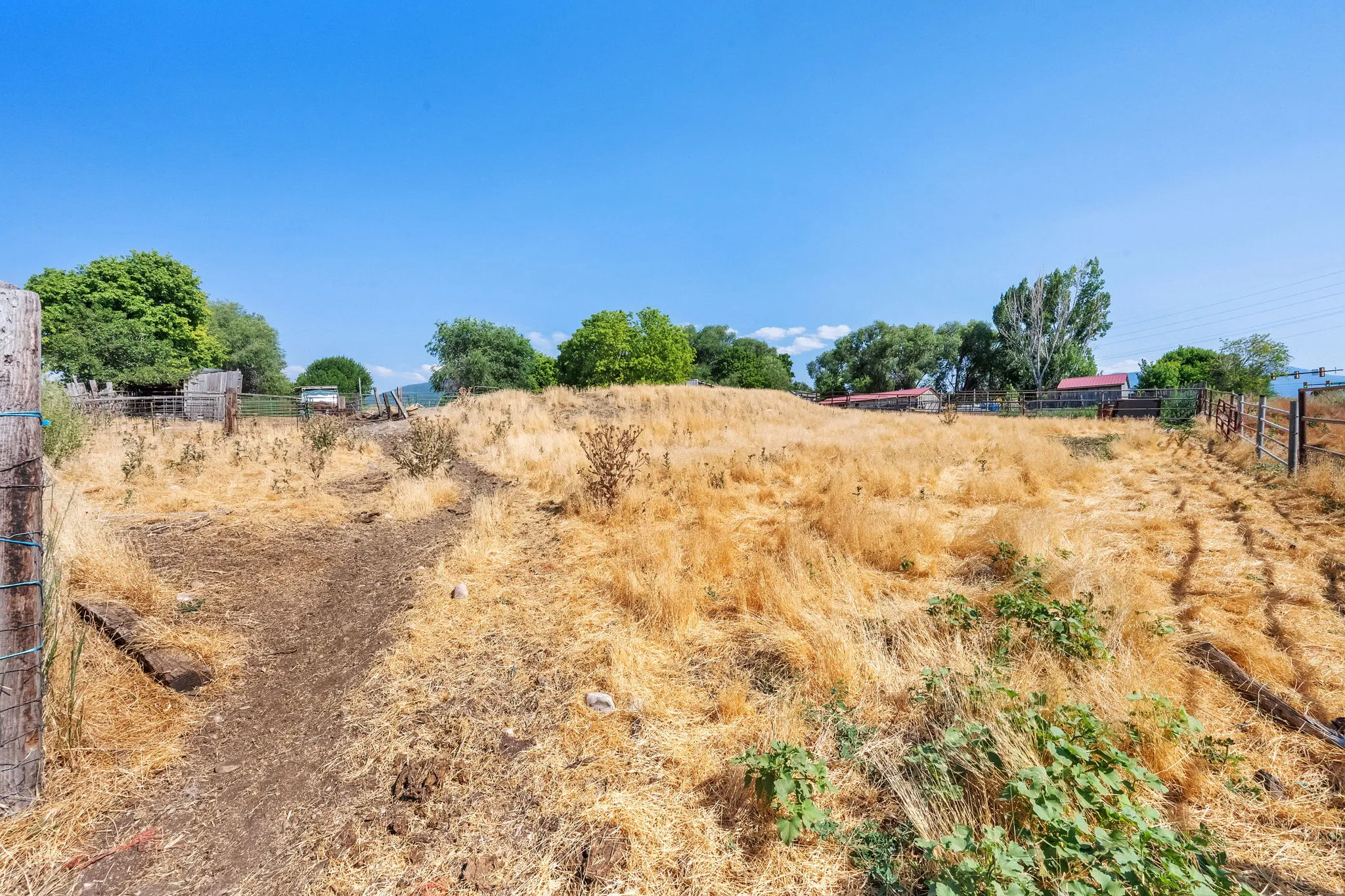 View of yard with a view of countryside