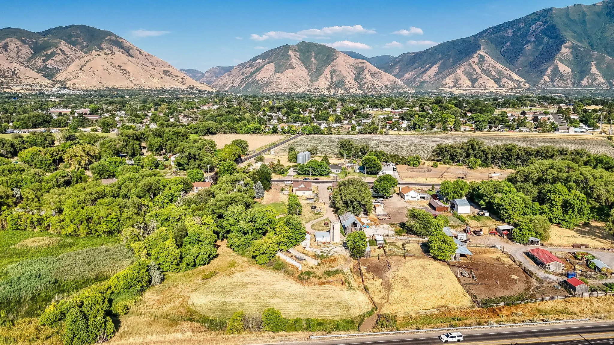 Bird's eye view of a mountainous background
