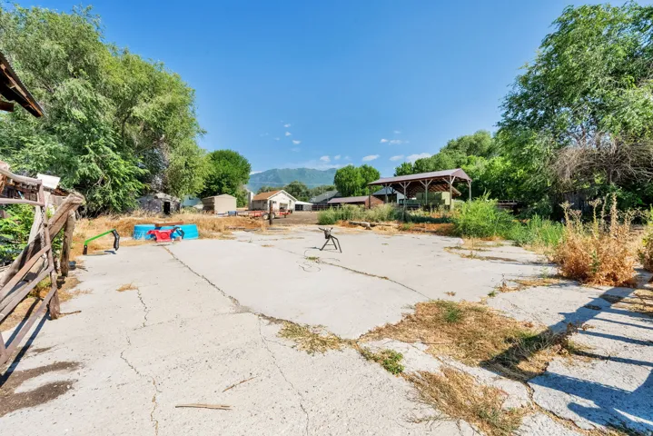 View of property's community featuring a mountain view