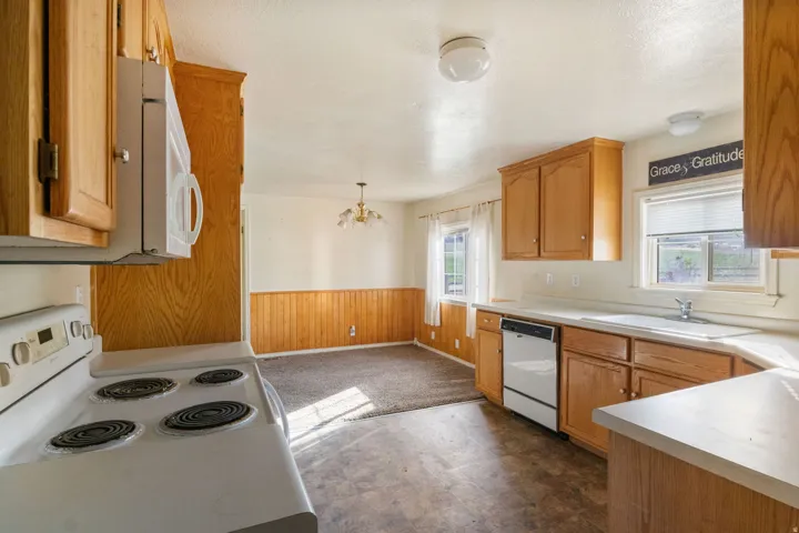2275 N Pine Rd, Escalante, Utah 84726