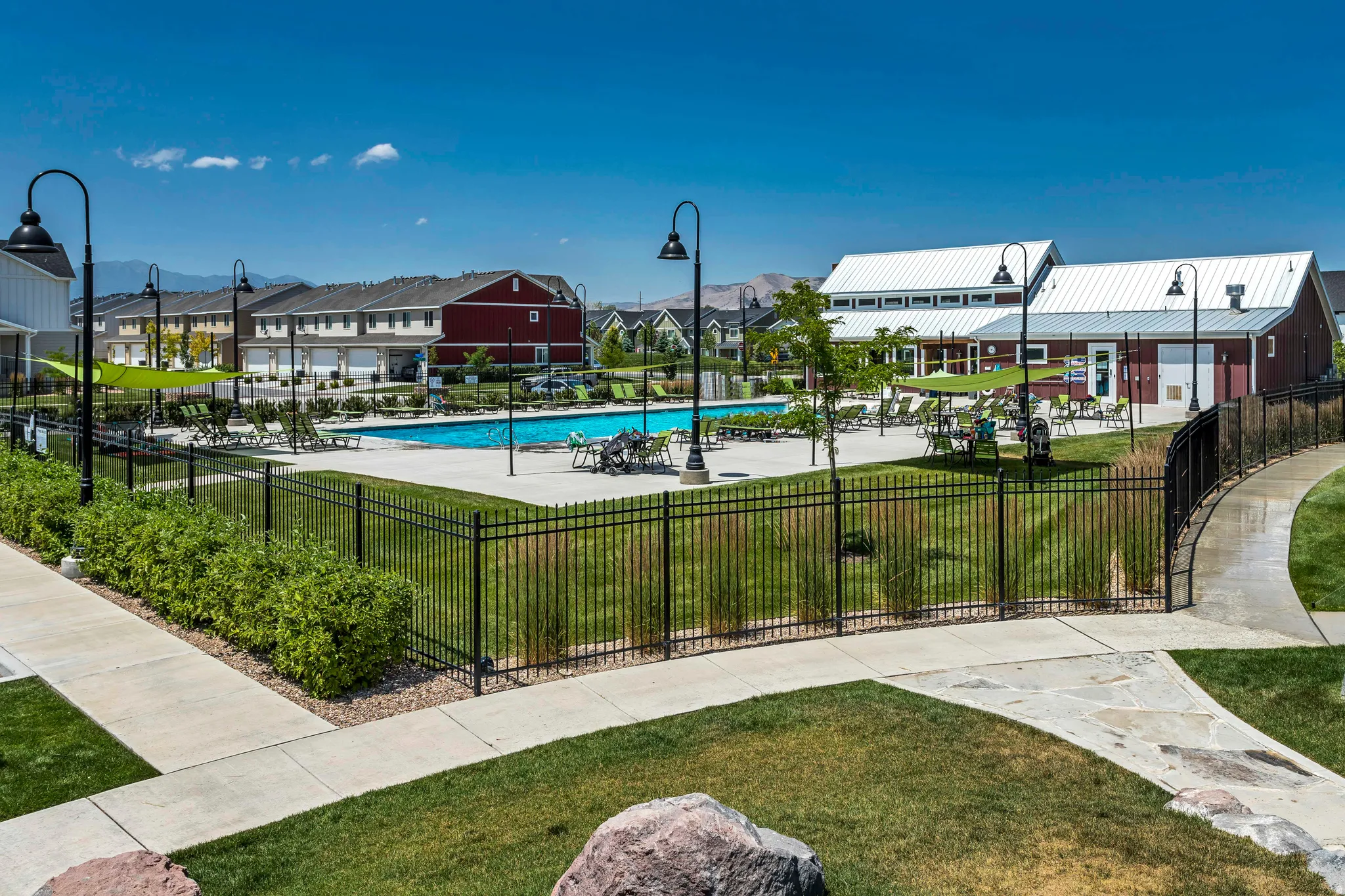 Community pool