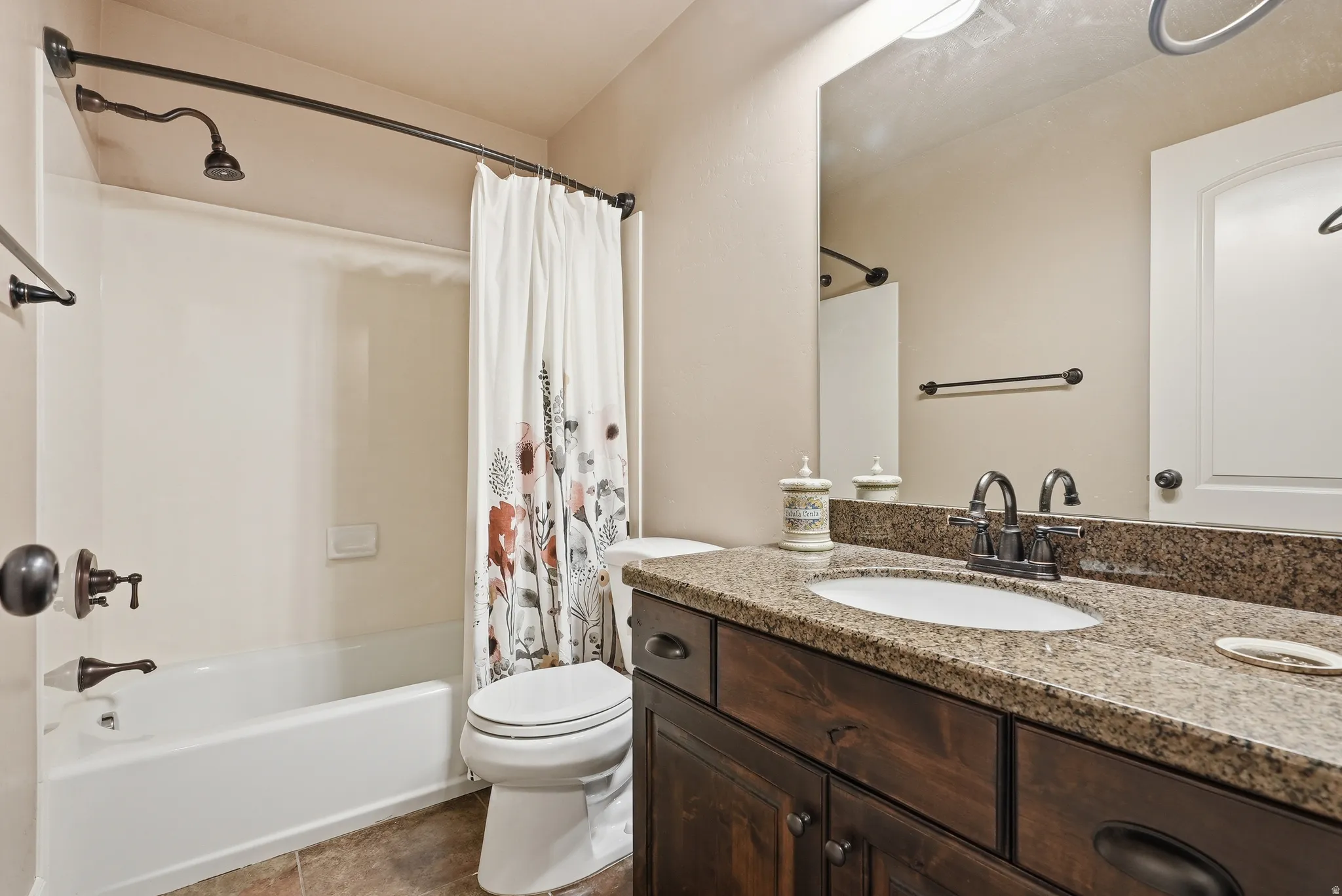 Main bathroom upstairs
