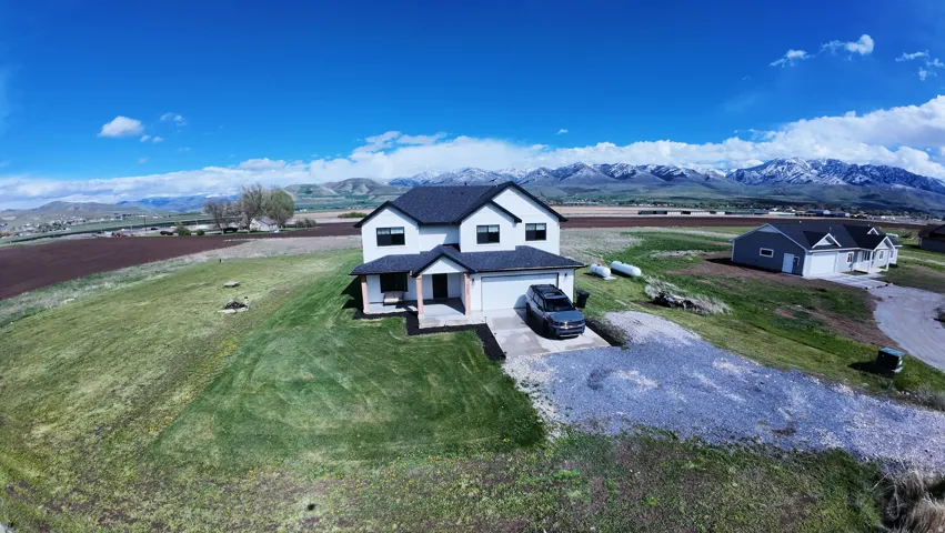 Bird's eye view of a mountainous background