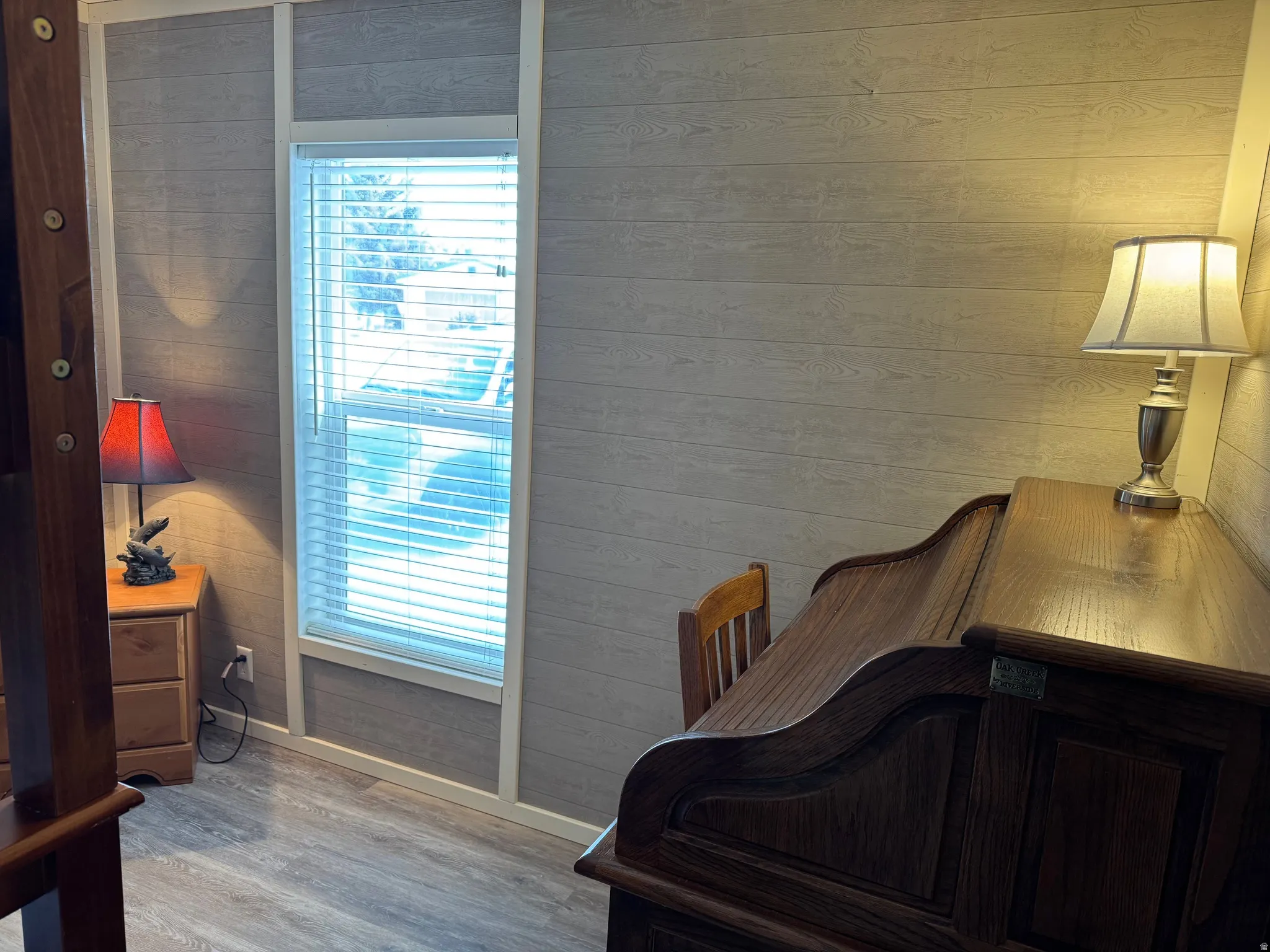2nd Bedroom, desk not inluded
