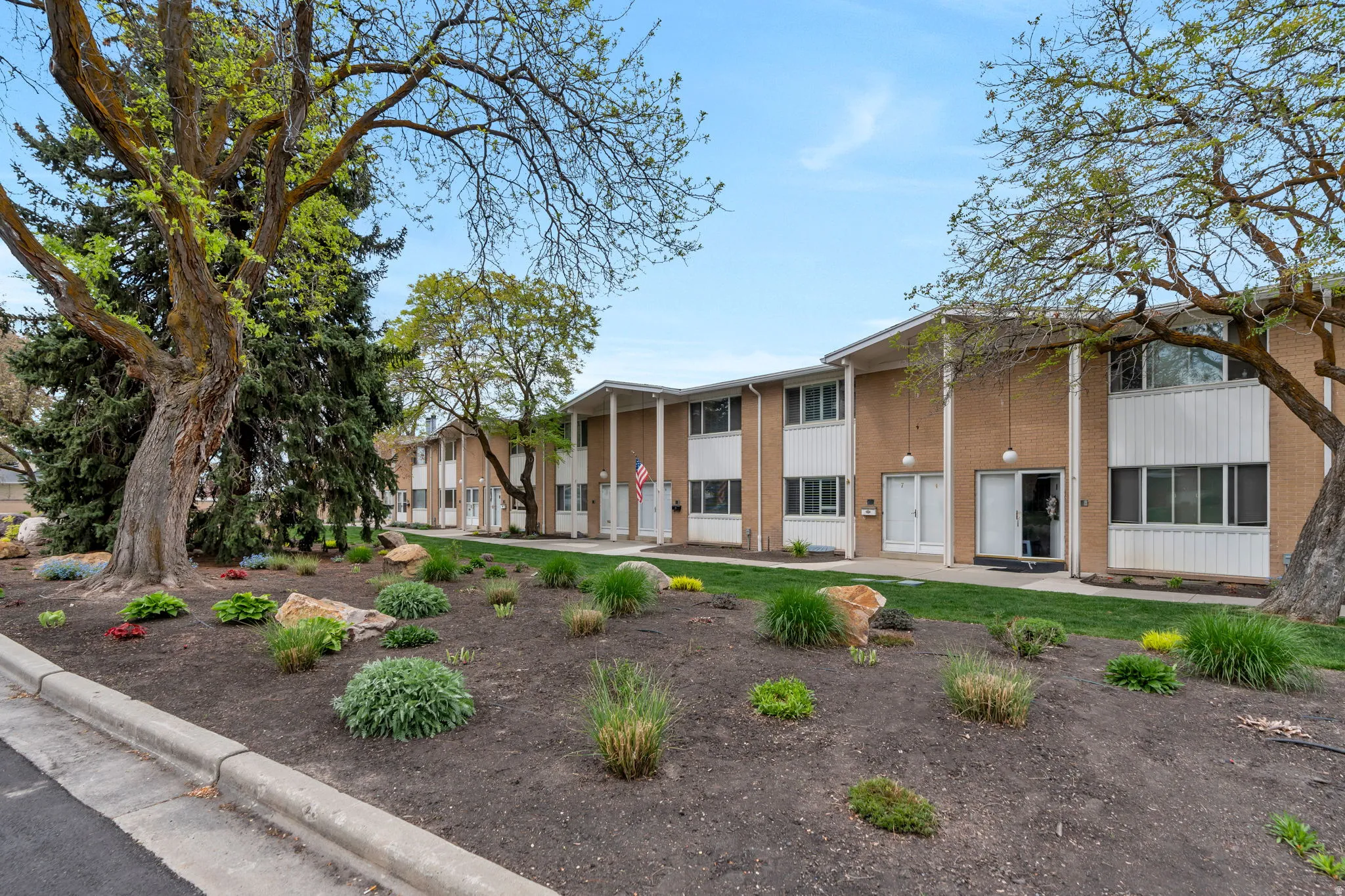 View of apartment building / complex