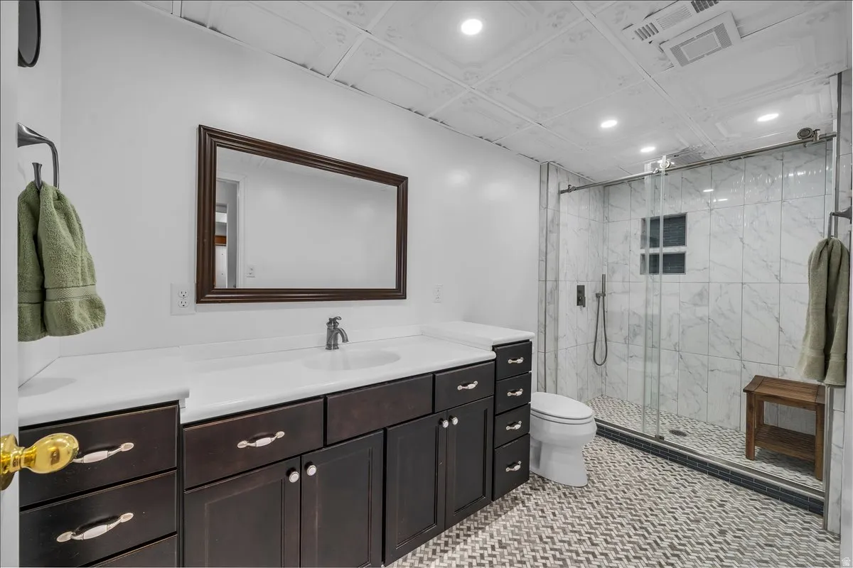 Beautifully remodeled full bathroom.