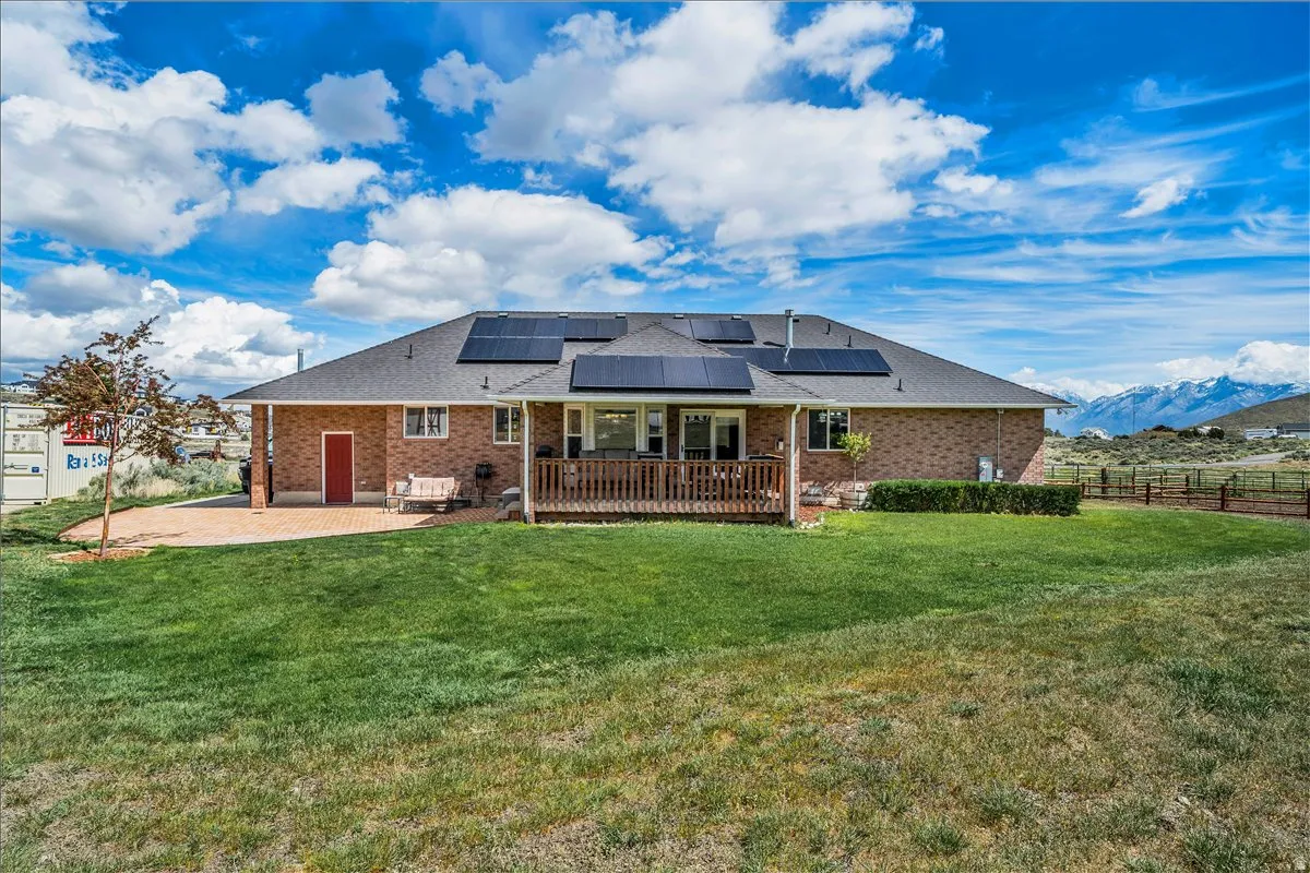 Paid off solar panels and new 30 year shingles installed in 2017.
