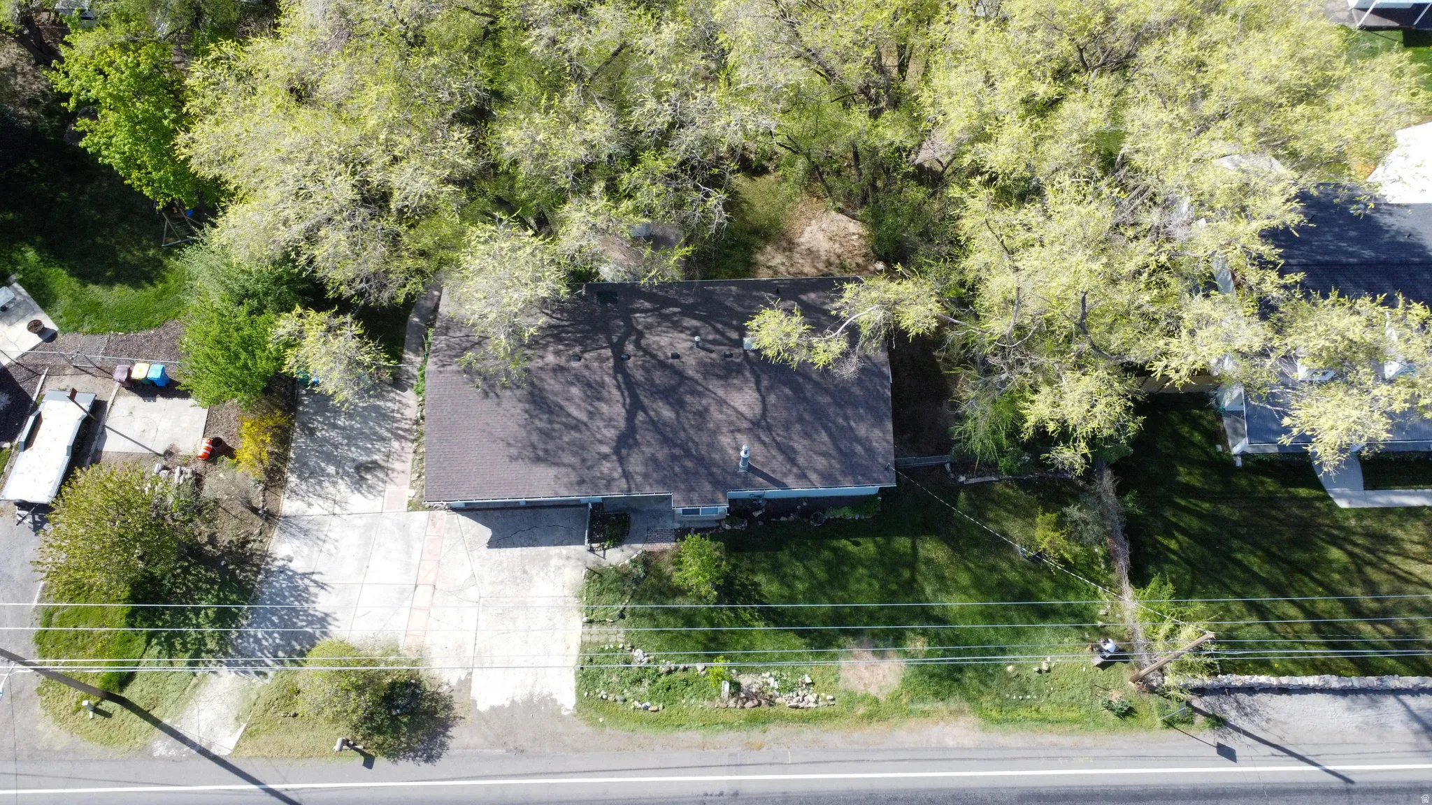 Aerial view of property and surrounding area