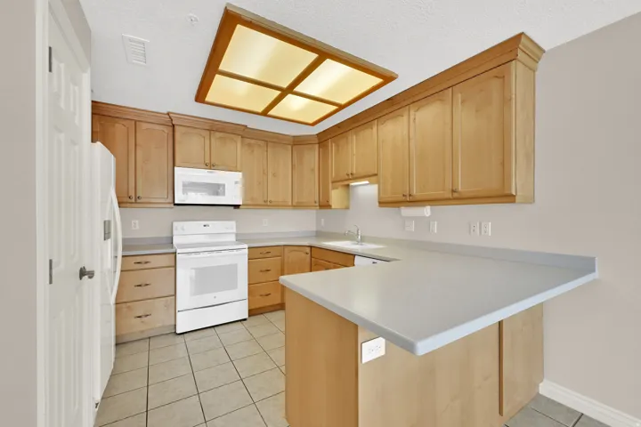 Bright, clean, spacious kitchen
