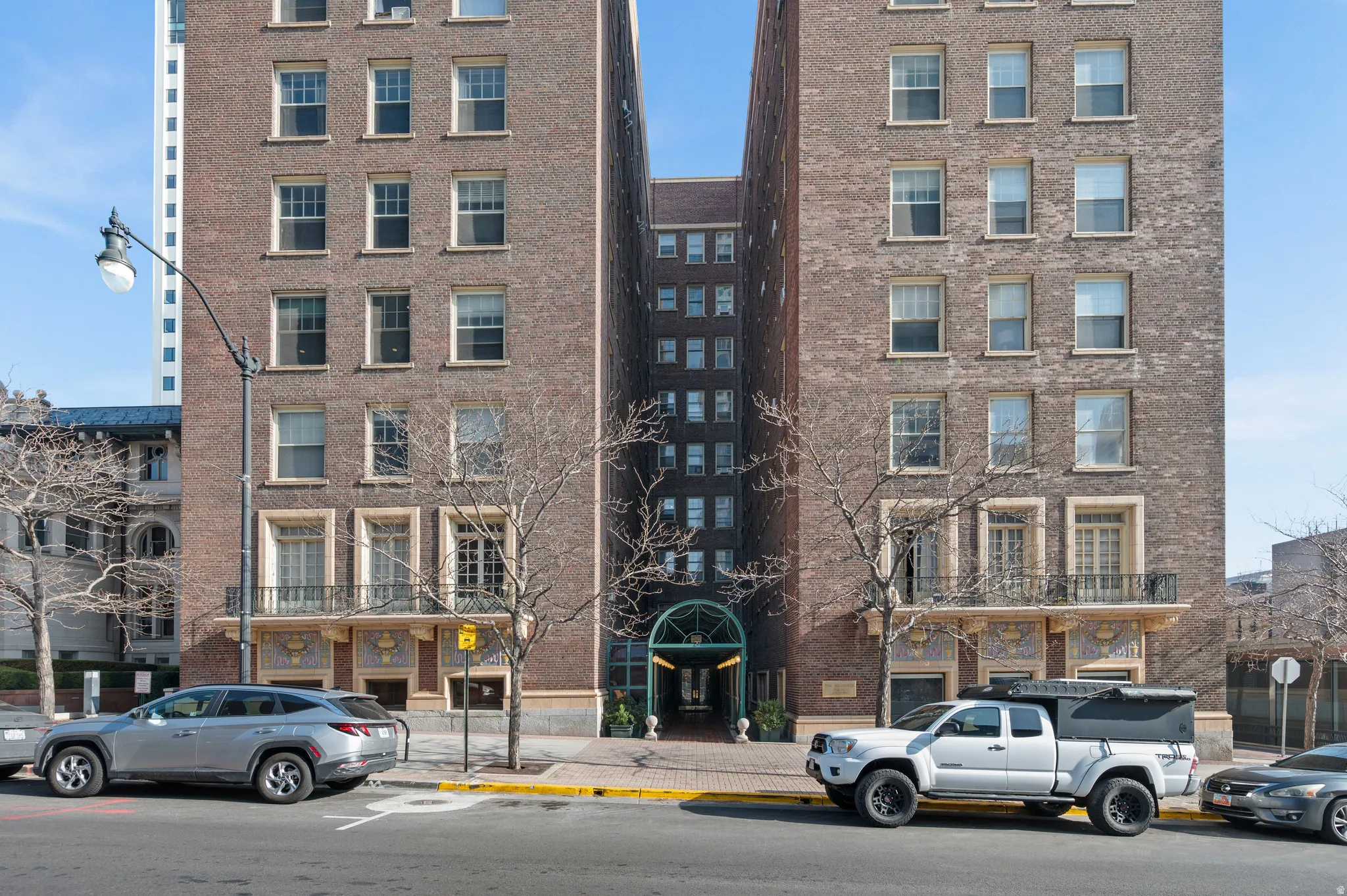 View of apartment building / complex