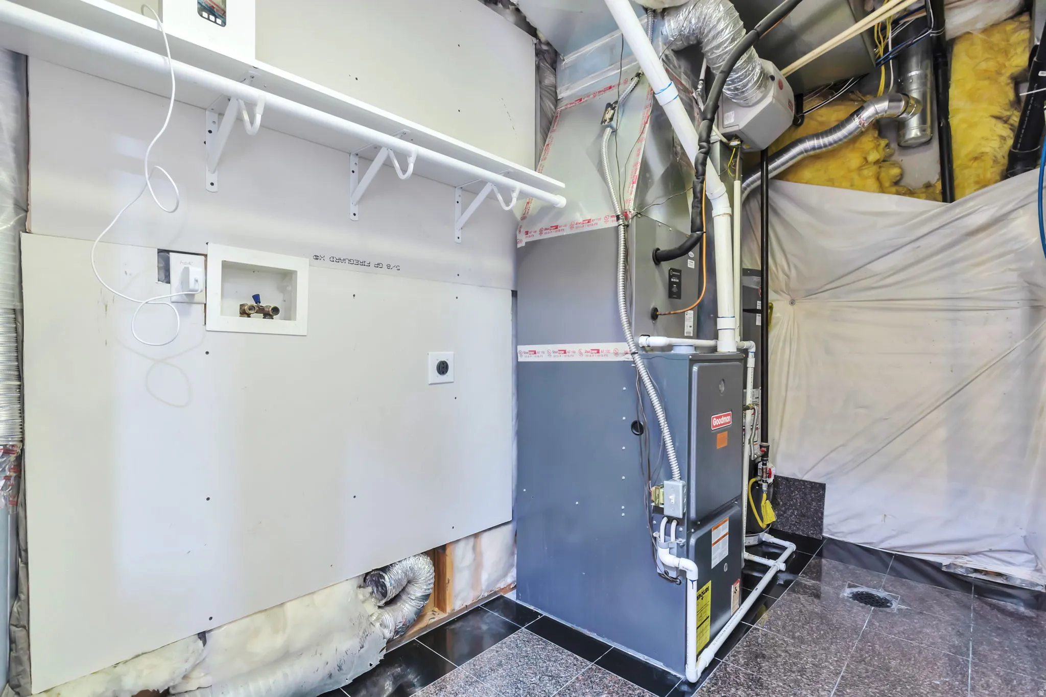 Utility room with heating unit