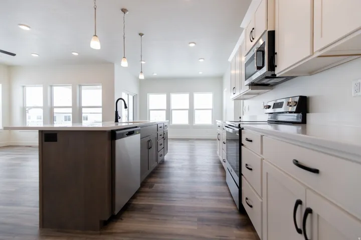 Photo is of previously built home. Some features in photo may be optional. Consult sales manager for more info.