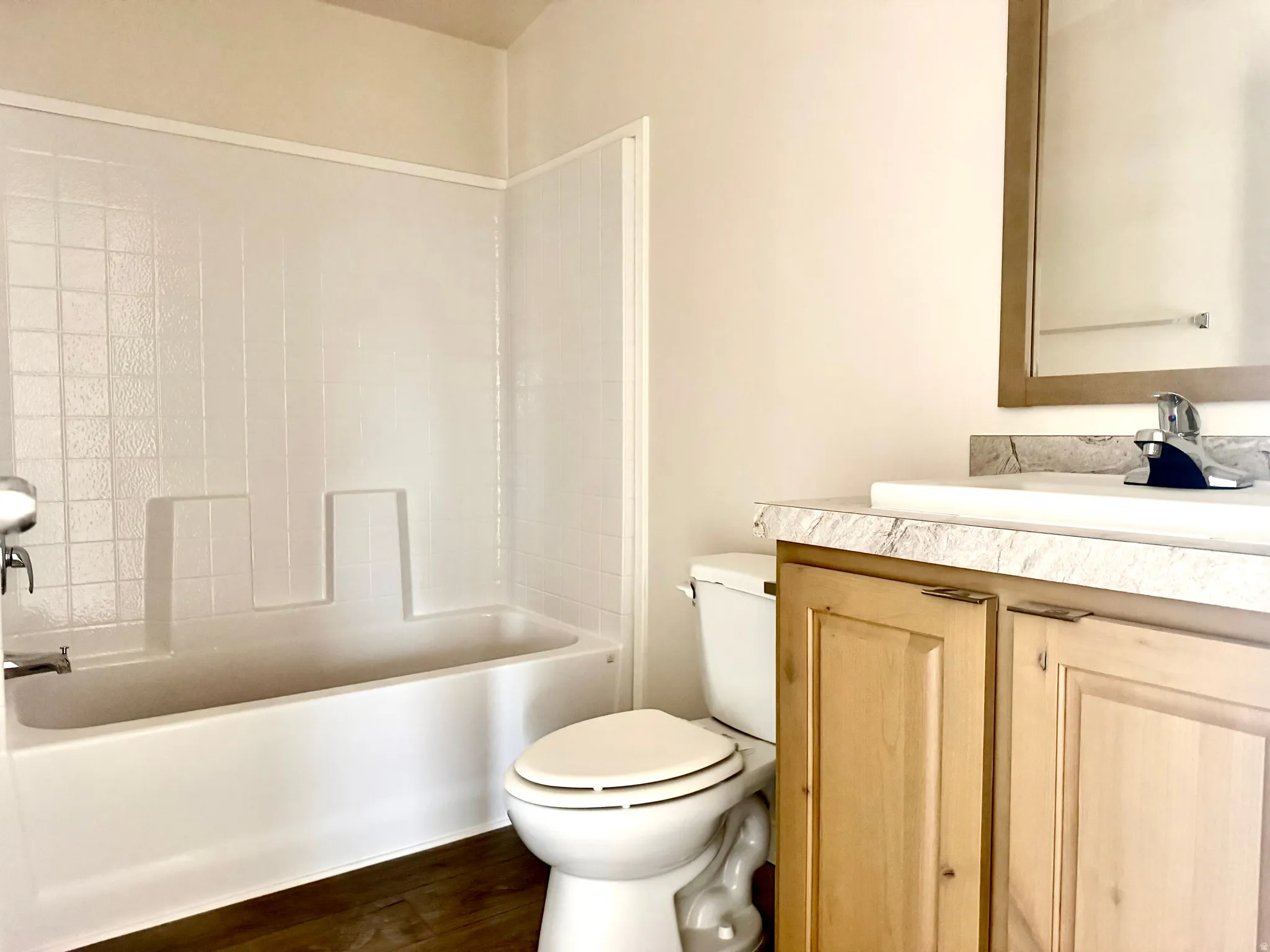 Hallway Full Bathroom