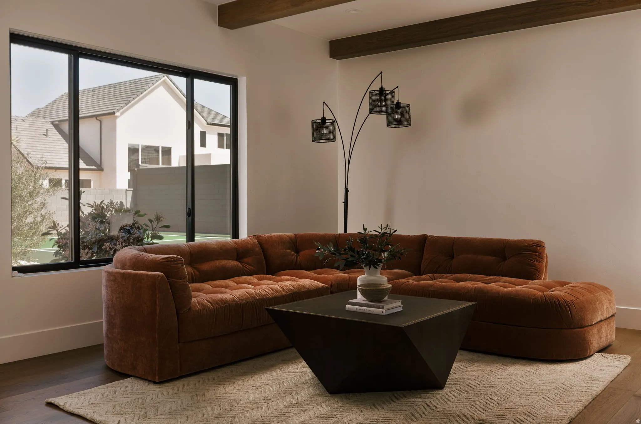 Casita Living room with hardwood floors