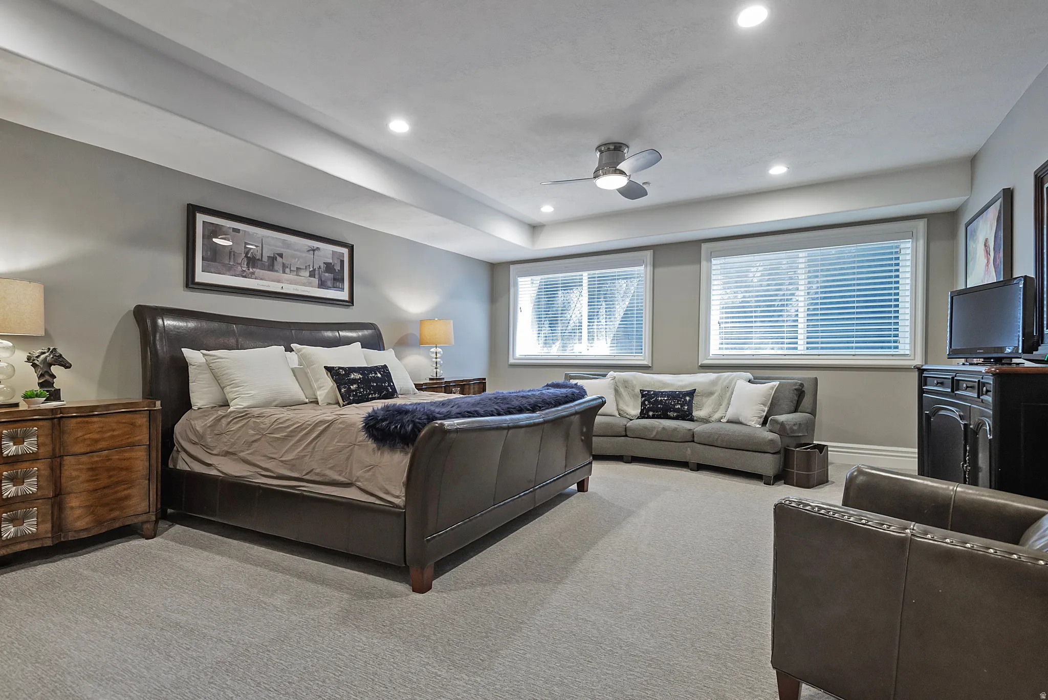 Oversized ensuite guest bedroom