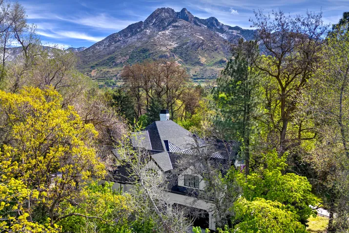 View from above of property featuring mountains