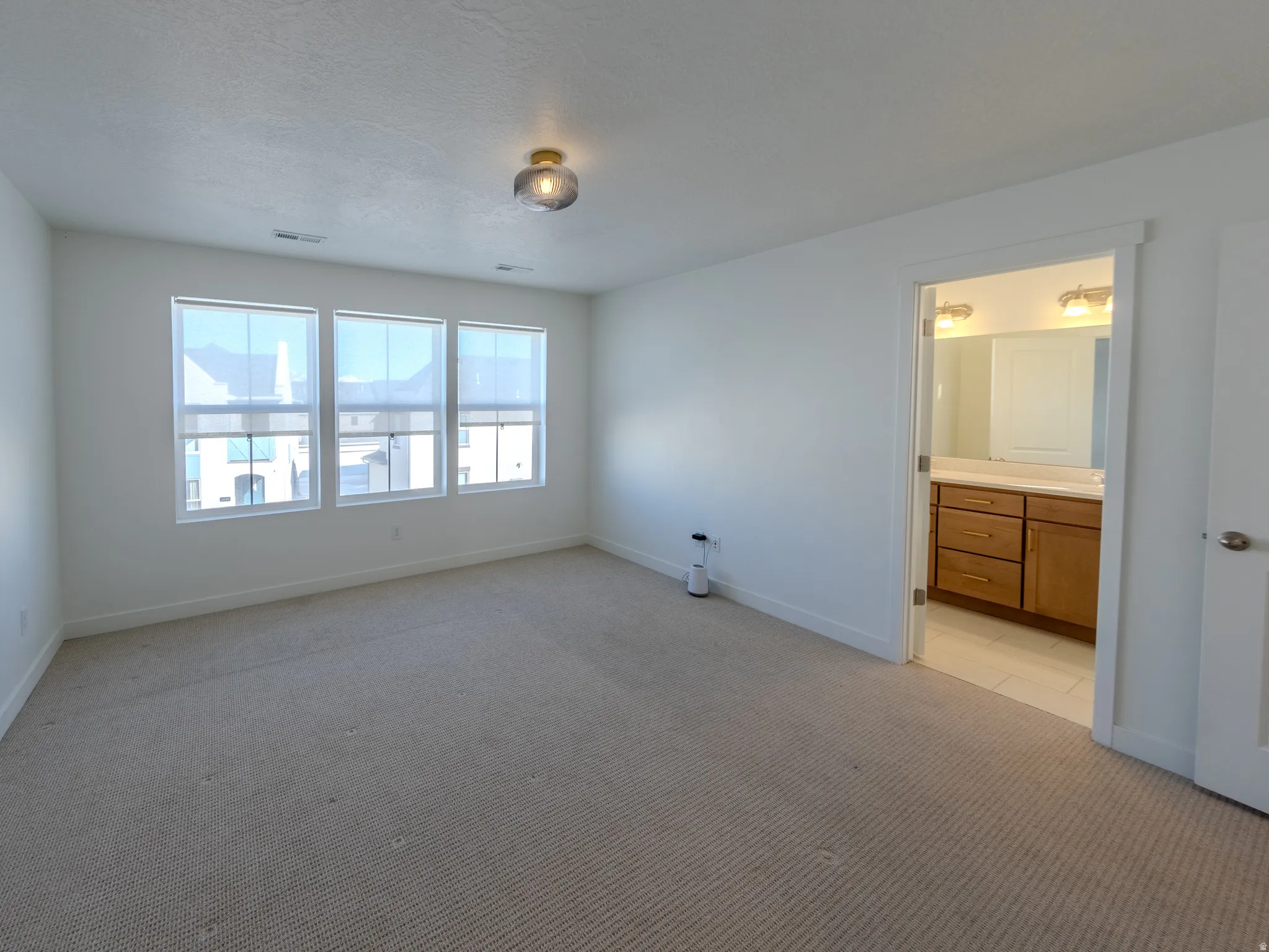 Master bedroom, Ensuite bathroom