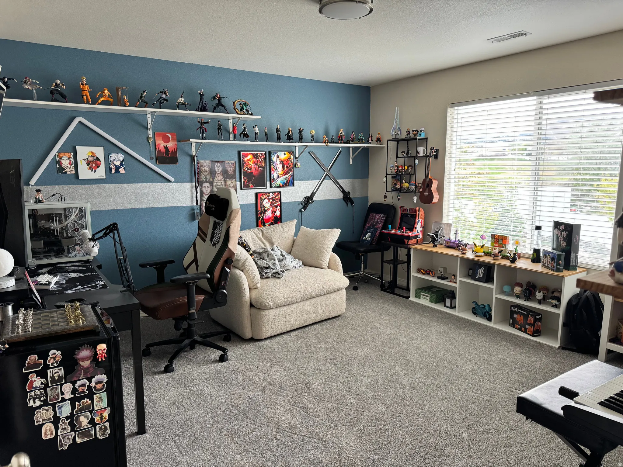 Office with light carpet
