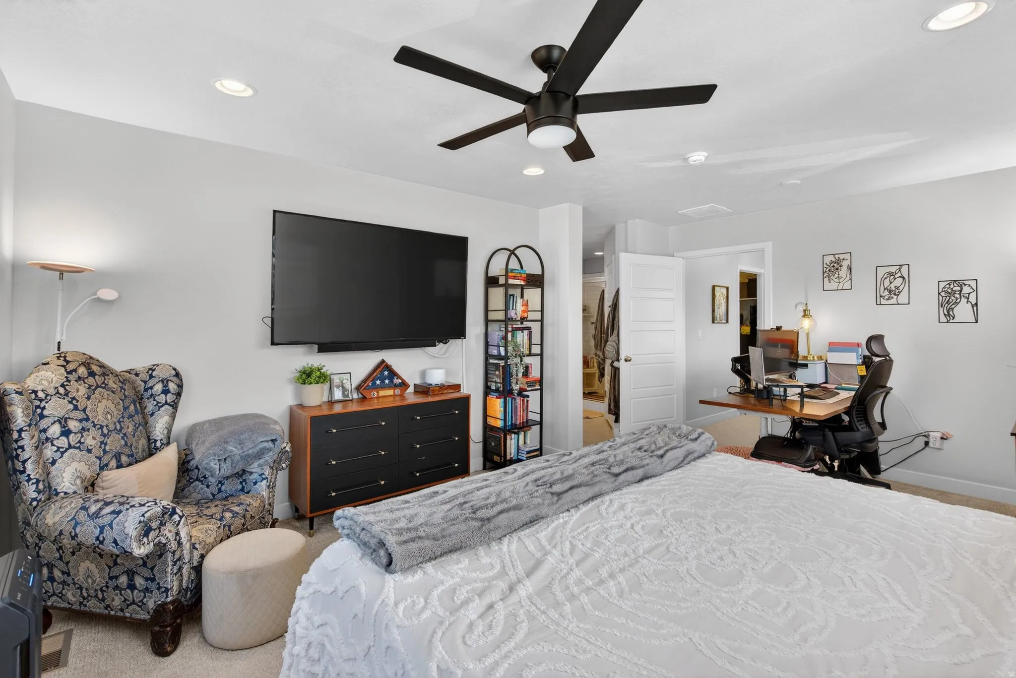 Bedroom with an office area, carpet, ceiling fan, and recessed lighting