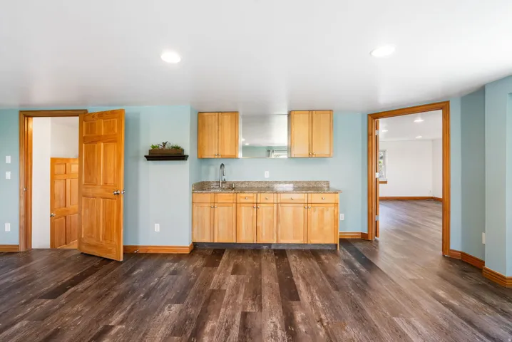 wet bar