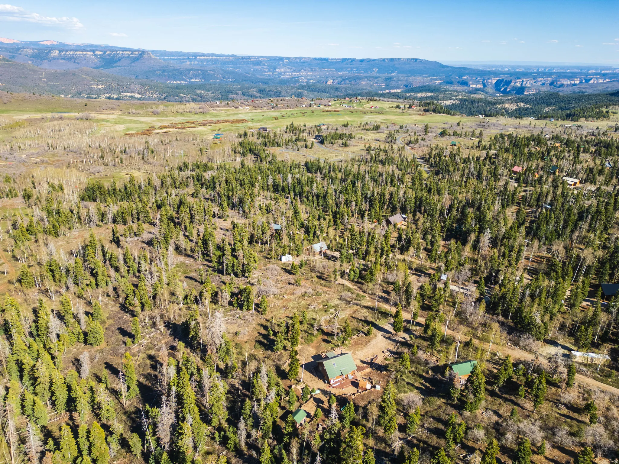 Endless Natural Horizons: A breathtaking look at the wide-open spaces surrounding your new retreat.