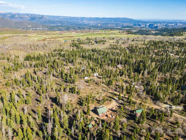 Endless Natural Horizons: A breathtaking look at the wide-open spaces surrounding your new retreat.