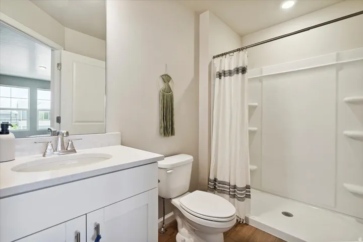297 N Roundabout St, Saratoga Springs, Utah 84045