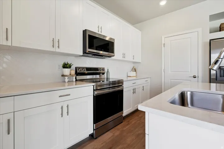 297 N Roundabout St, Saratoga Springs, Utah 84045