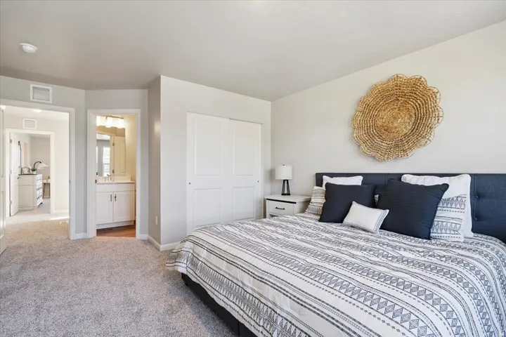 297 N Roundabout St, Saratoga Springs, Utah 84045