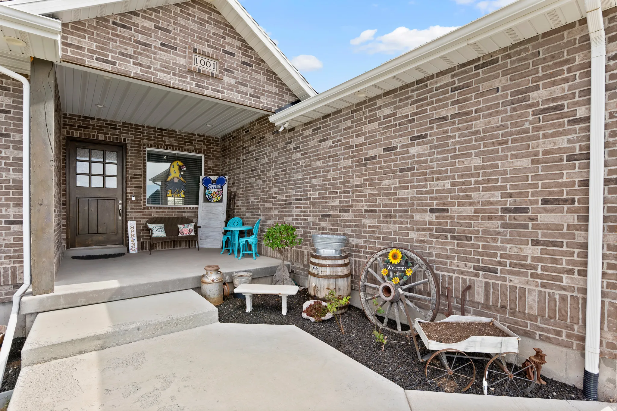 Front -Covered patio