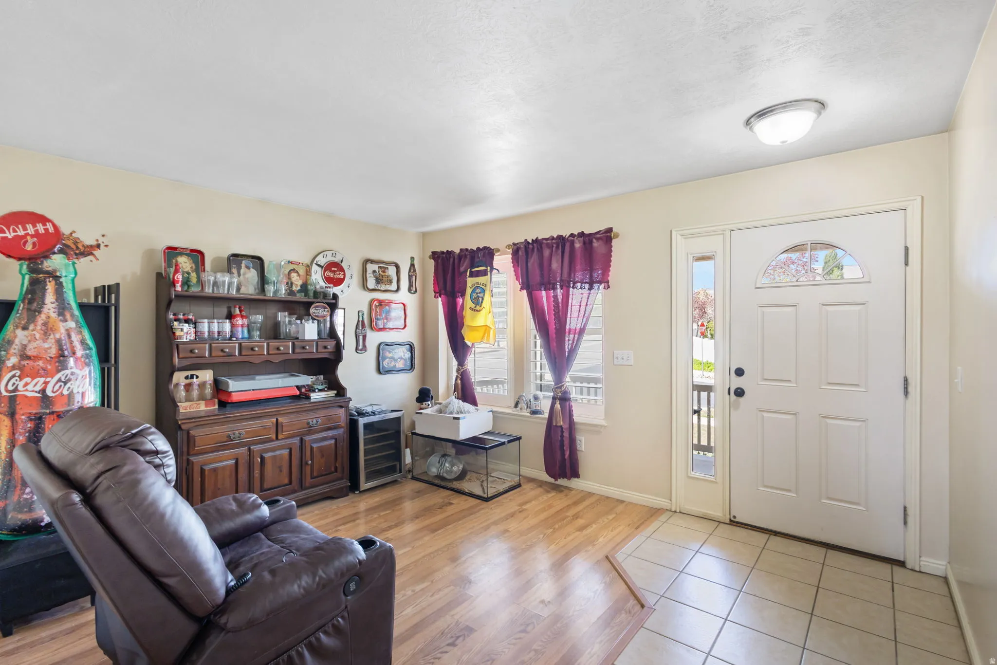 Foyer entrance/formal living area