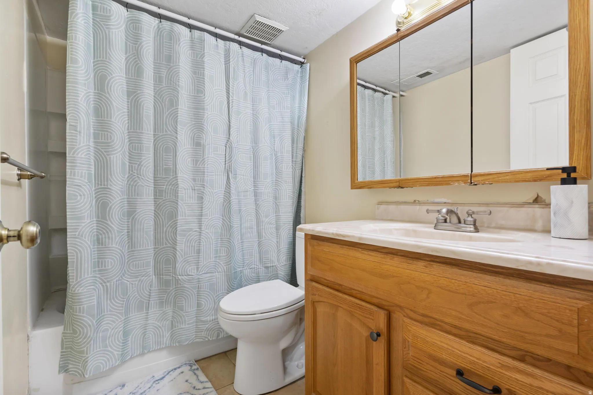 Guest bathroom #2