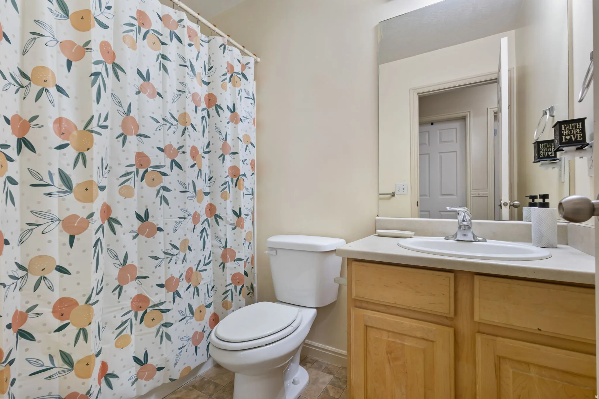 Guest bathroom #1
