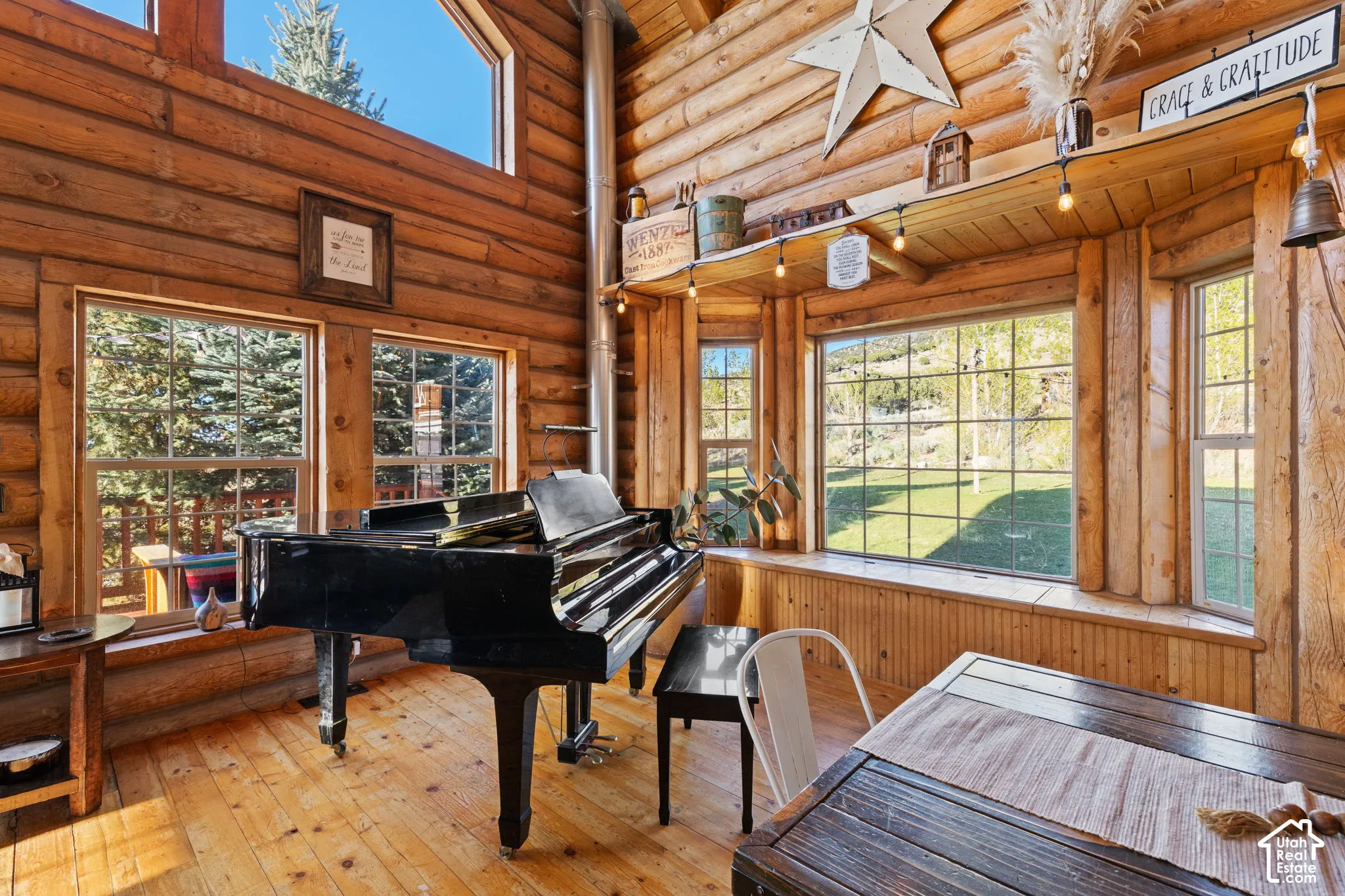 Great room with grand piano