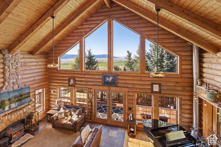 Open loft with sitting area that overlooks the great room below - ample natural light and VIEWS!!