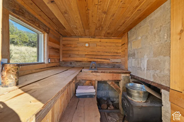 Private outdoor country spa with handcrafted wood-fired sauna, wood-fired hot tub and cold plunge.  Blending rustic charm with a relaxing spa-like experience and AMAZING VIEWS!