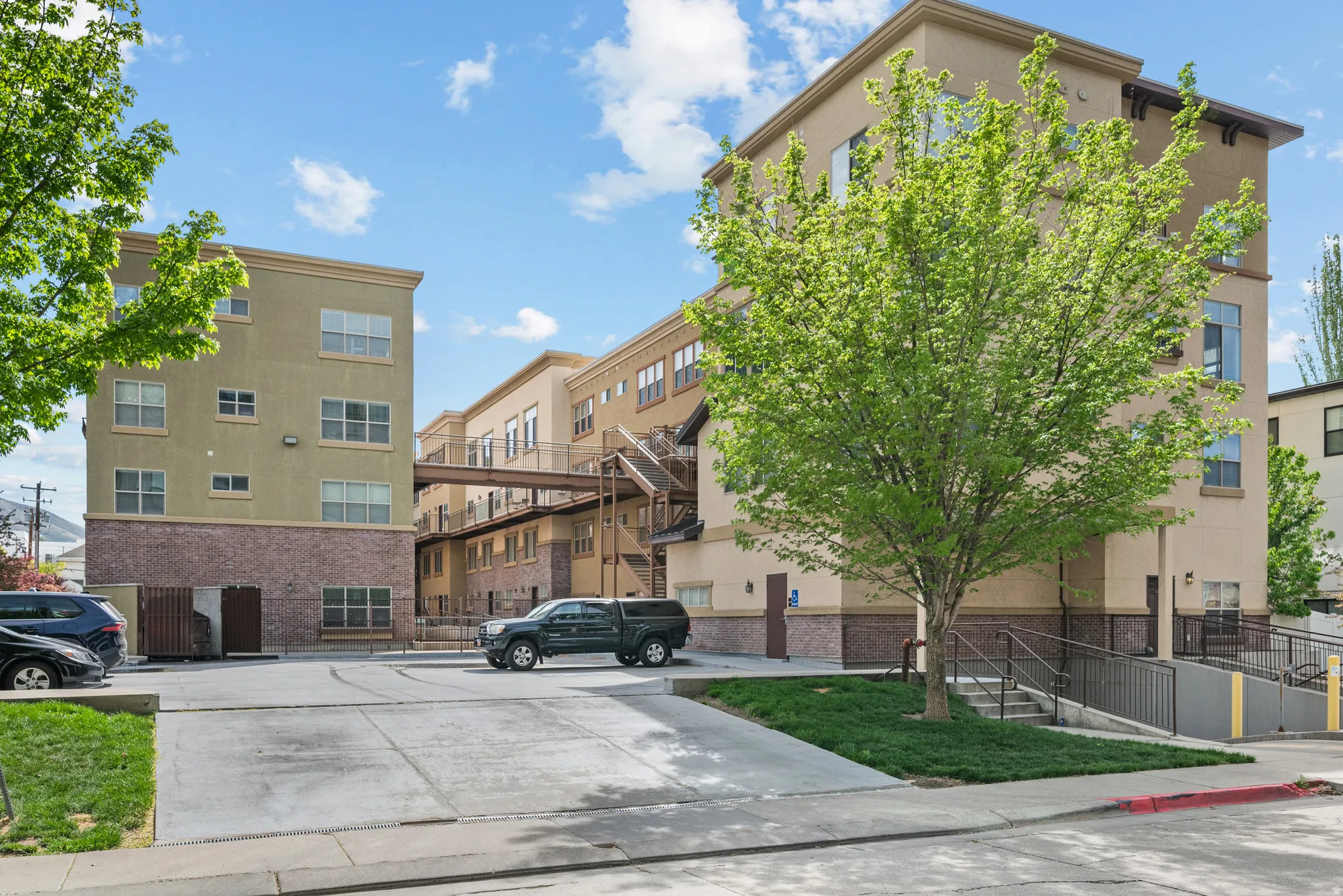 View of apartment building / complex