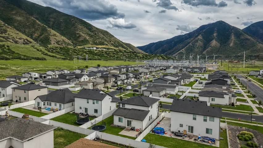 826 W Walnut Bark Ln, Mapleton, Utah 84664