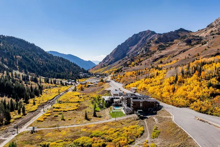 7371 S Canyon Centre Pkwy #401, Cottonwood Heights, Utah 84121