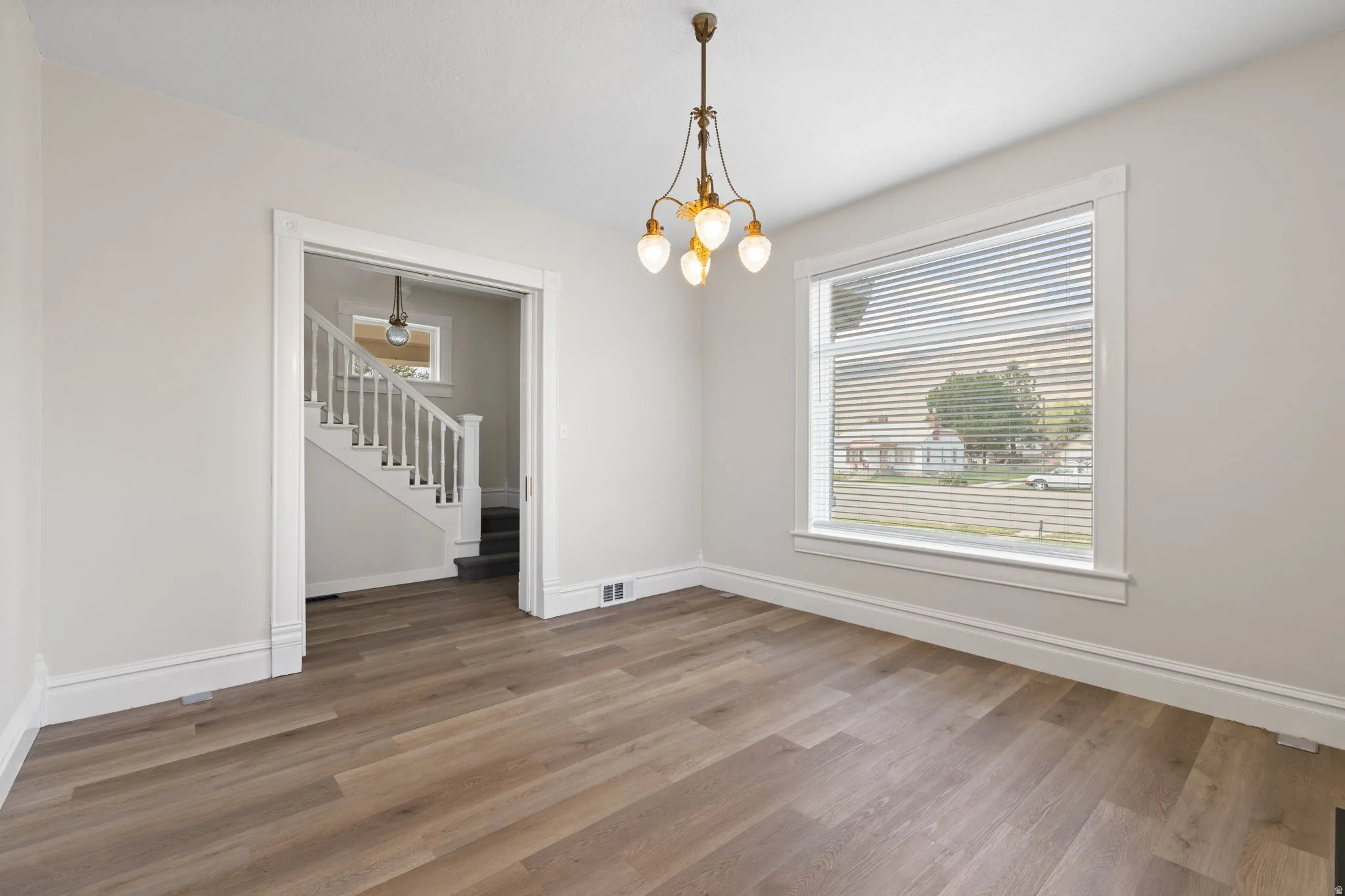 Formal living room / parlor