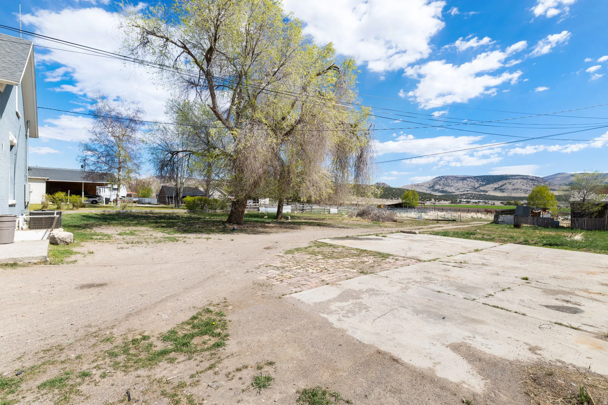 View of yard with a mountain view