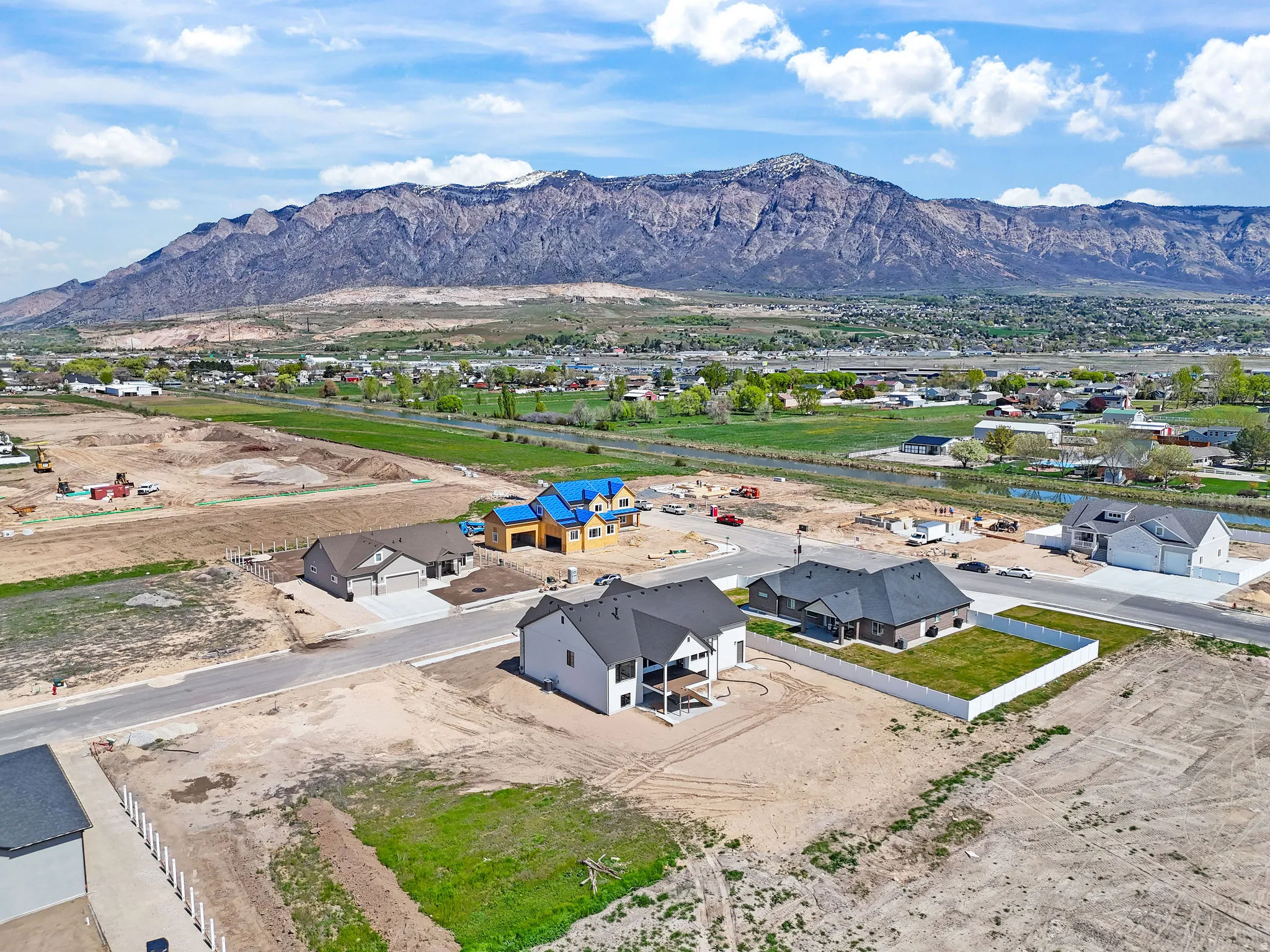 Aerial perspective of suburban area with mountains
